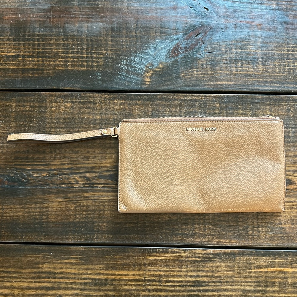 Micheal Kors wallet clutch